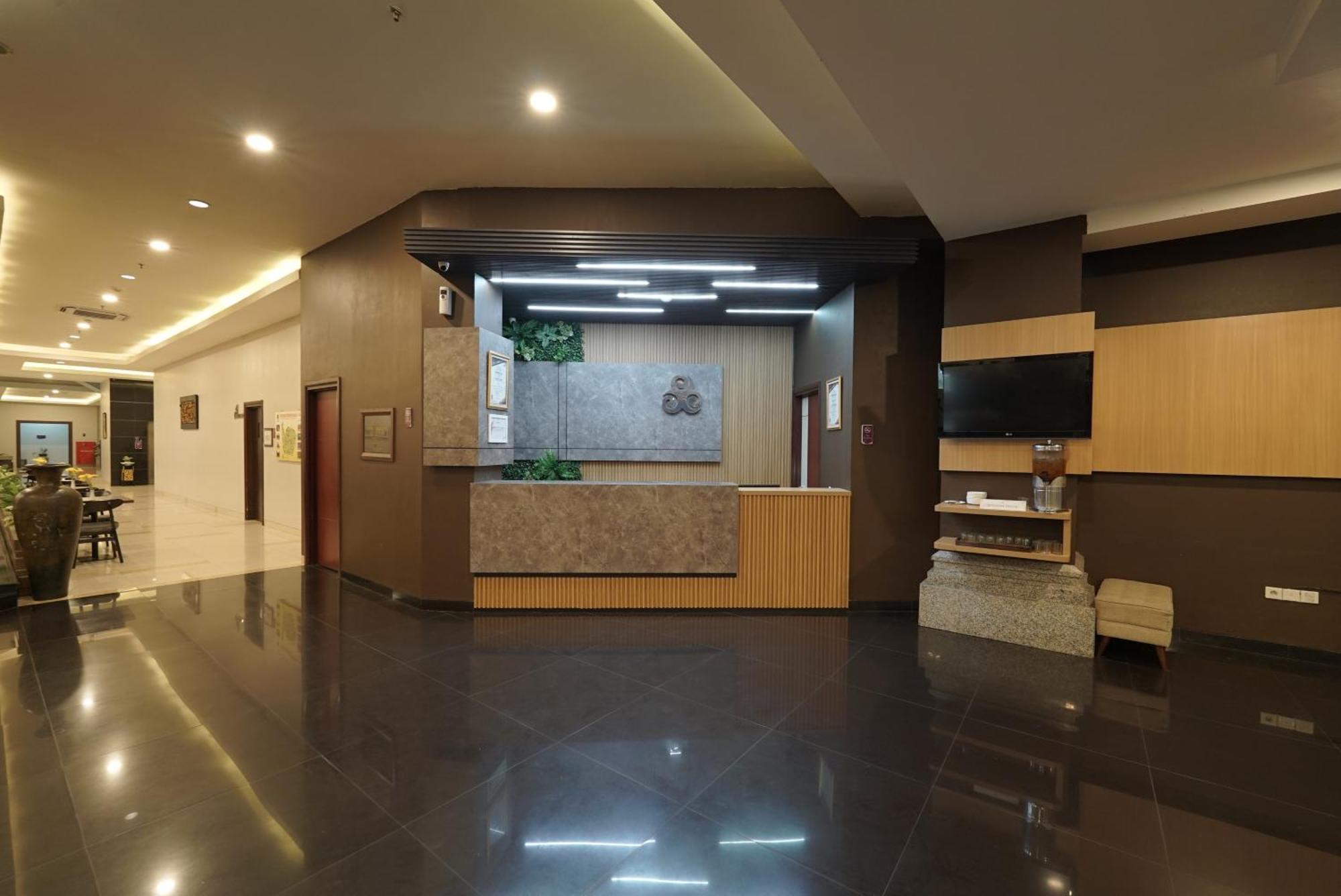 Tjokro Hotel Klaten Exteriör bild
