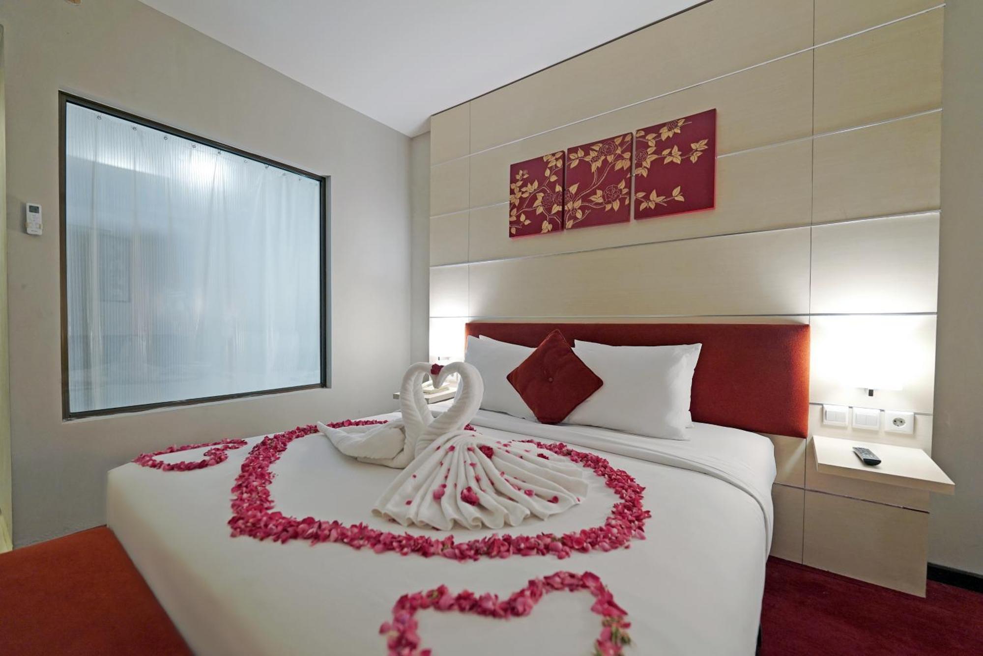 Tjokro Hotel Klaten Exteriör bild