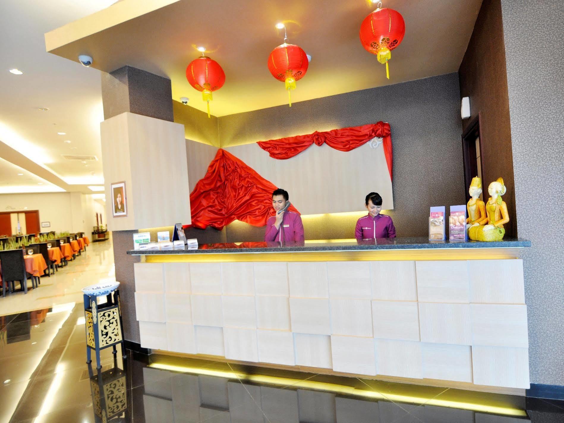 Tjokro Hotel Klaten Exteriör bild