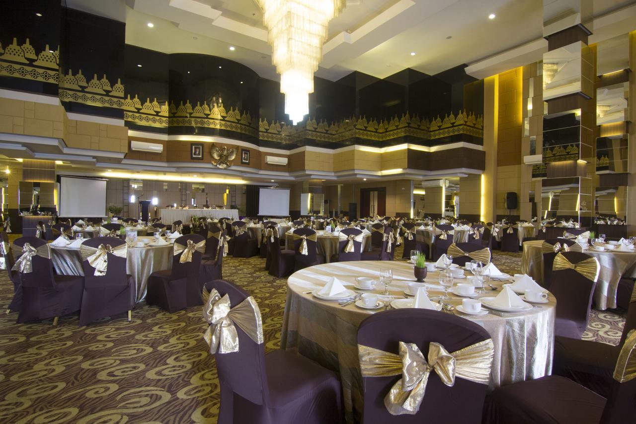 Tjokro Hotel Klaten Exteriör bild